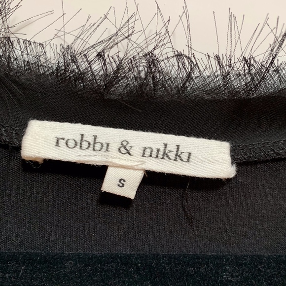 Robbi & Nikki black top with embellished neck line - Picture 3 of 7